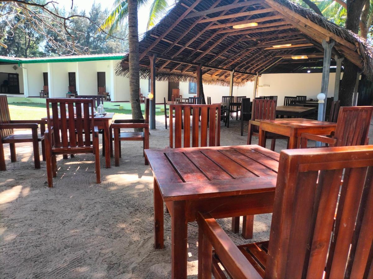 Hotel Coral Bay Trincomalee Exterior foto