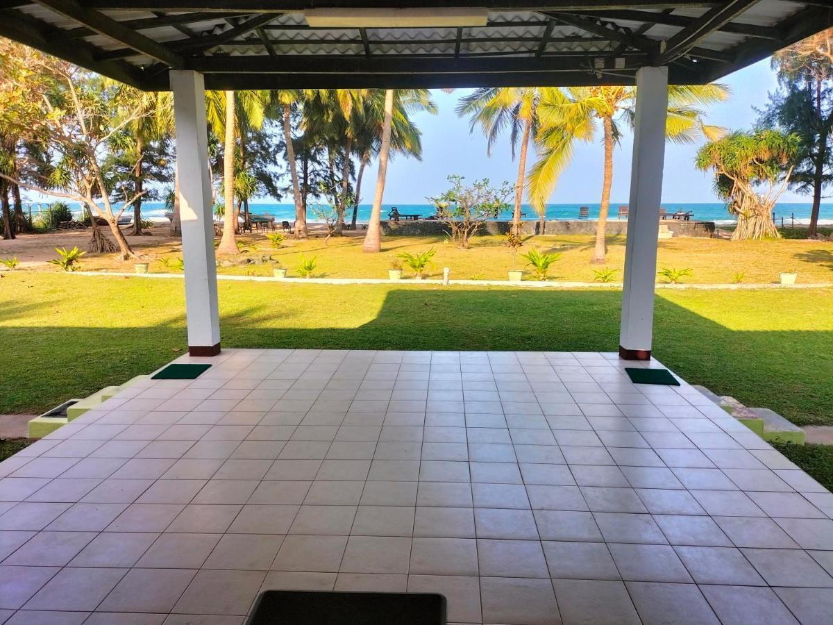 Hotel Coral Bay Trincomalee Exterior foto