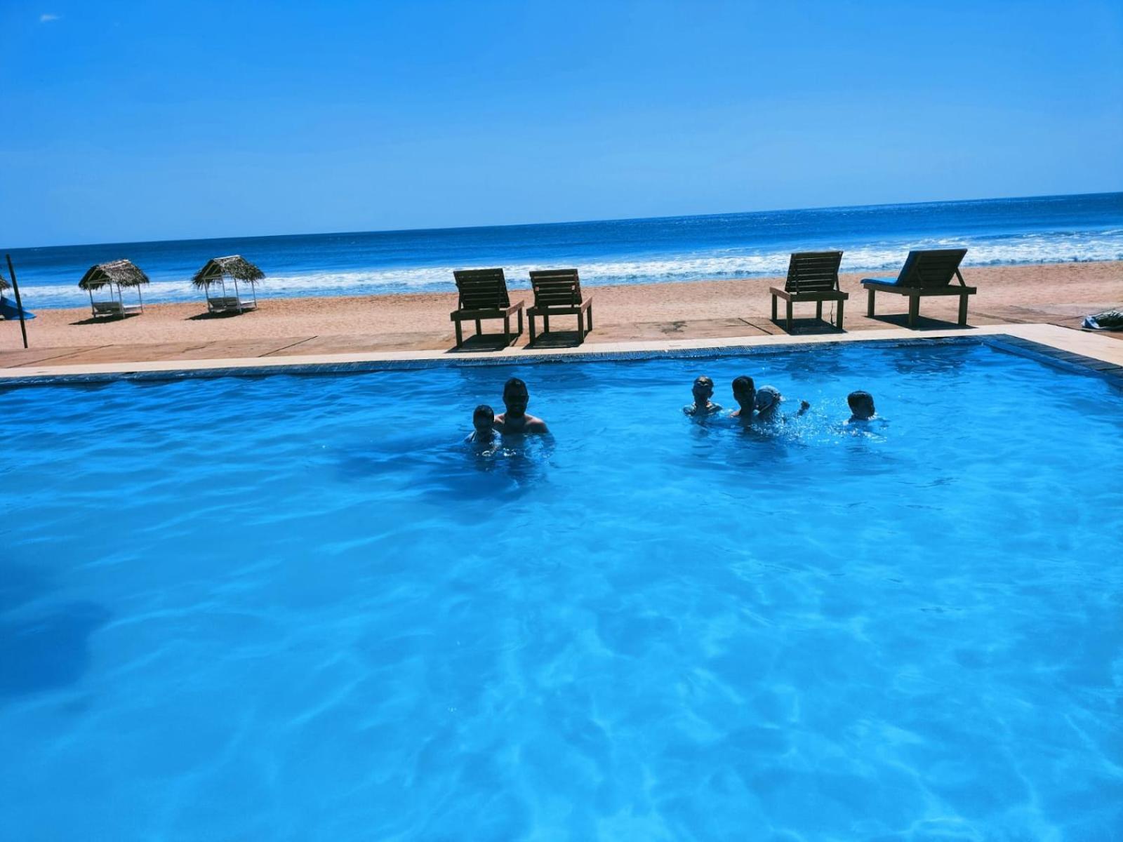 Hotel Coral Bay Trincomalee Exterior foto